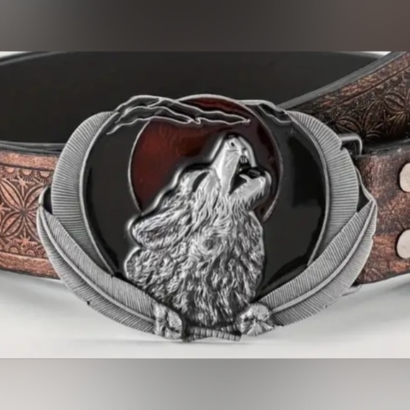 New wolf howling at moon feathers belt buckle - Picture 1 of 8